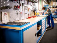 Kastenwerkbank Breite 2000 mm, R24-24, 7 x Schublade, 2 x Fach, Rckwand
